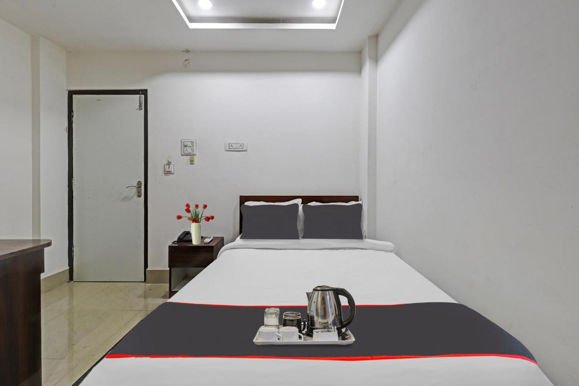 Hotel O Lakhi Guest House 구와하티 외부 사진