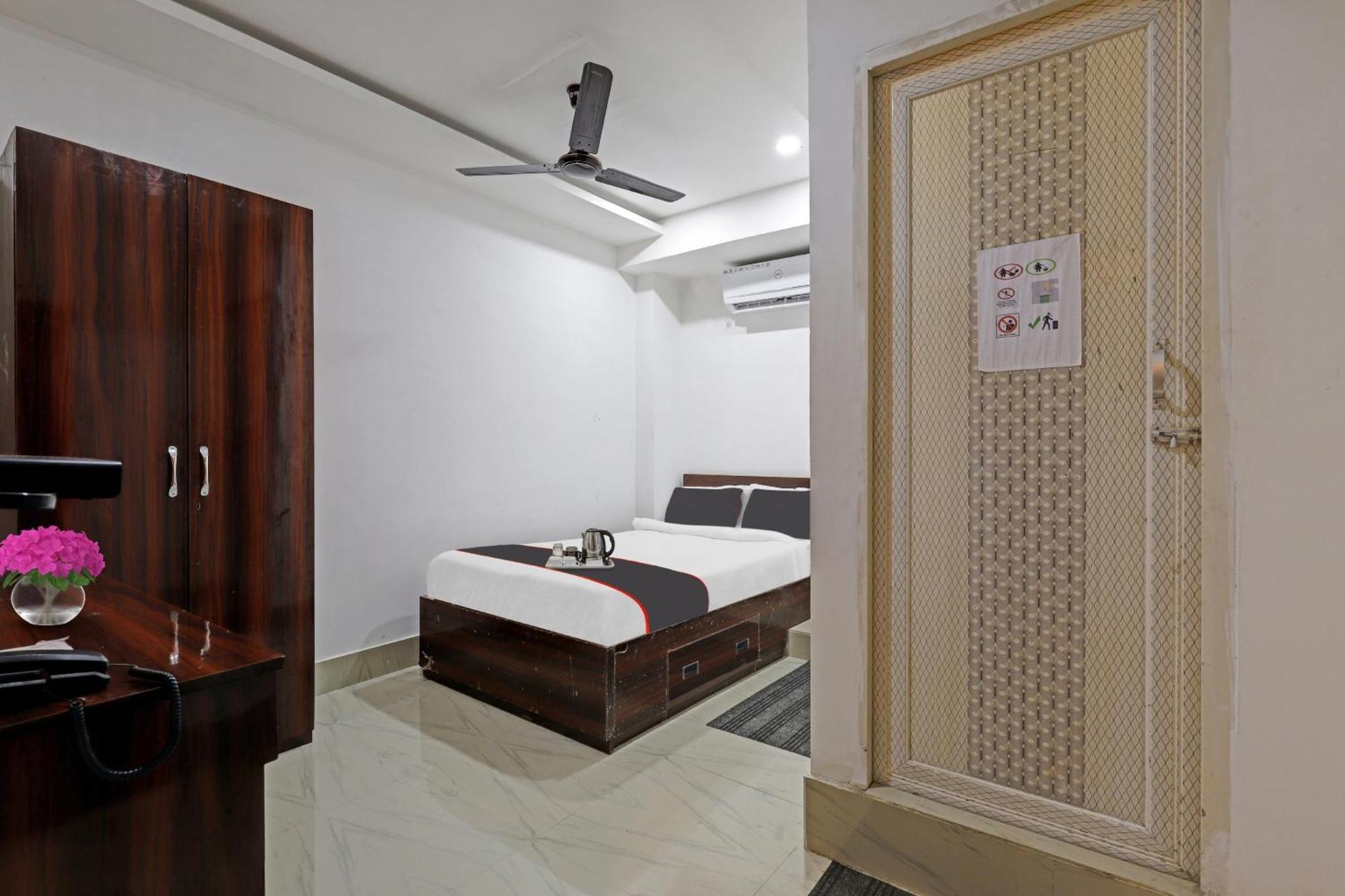 Hotel O Lakhi Guest House 구와하티 외부 사진