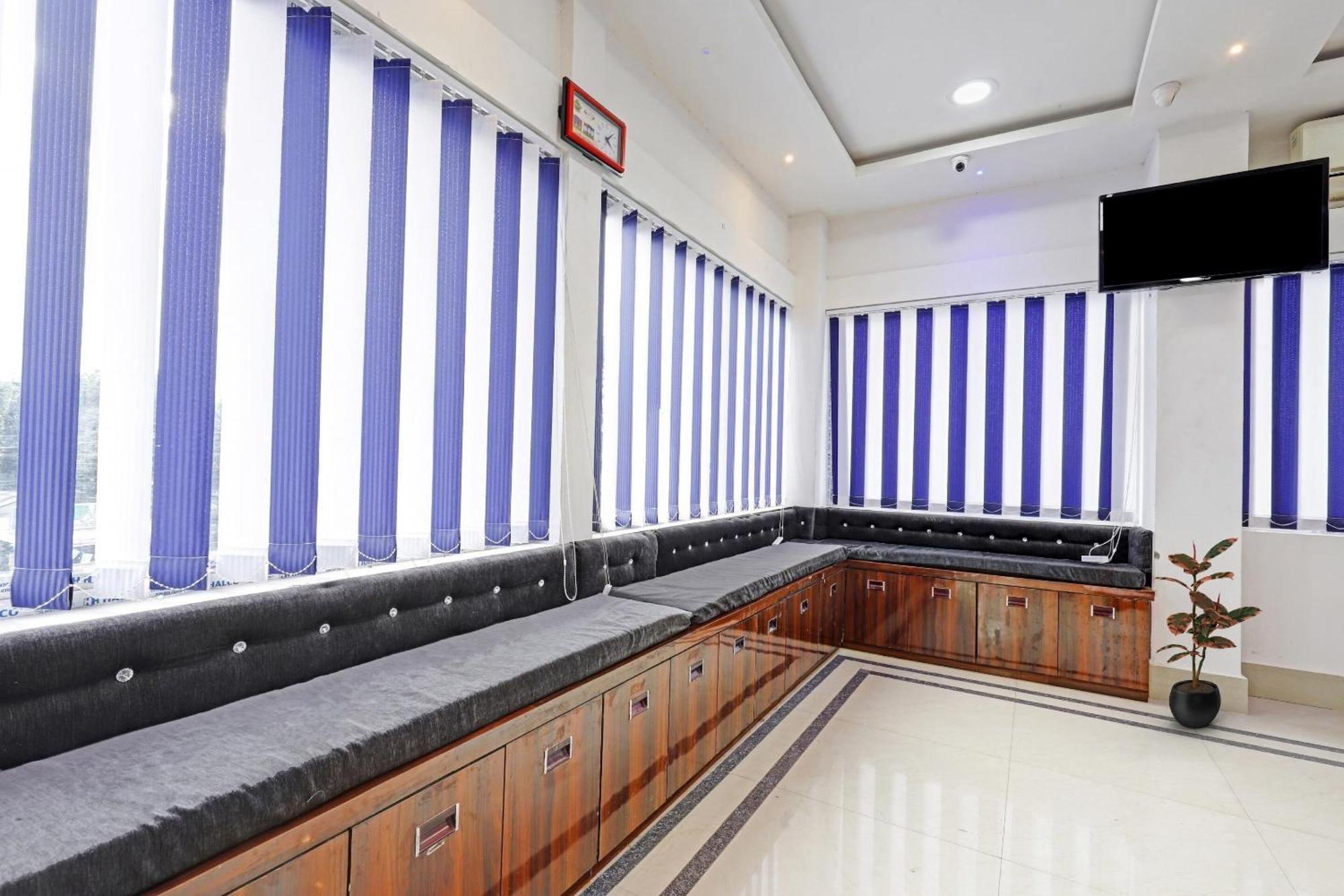 Hotel O Lakhi Guest House 구와하티 외부 사진